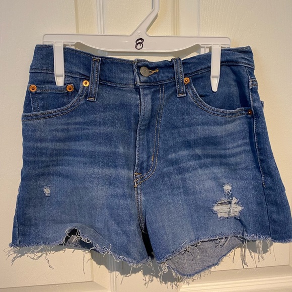 High rise dark blue Levi’s shorts - Picture 3 of 7